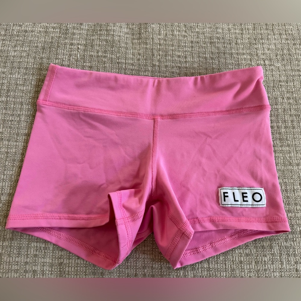 FLEO CrossFit bubblegum pink original midrise 3.25” XS shorts